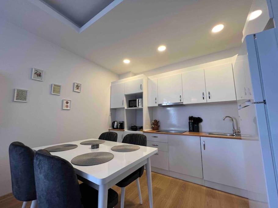 Cozy Homes - 2 & 1 Living Daire İstanbul
